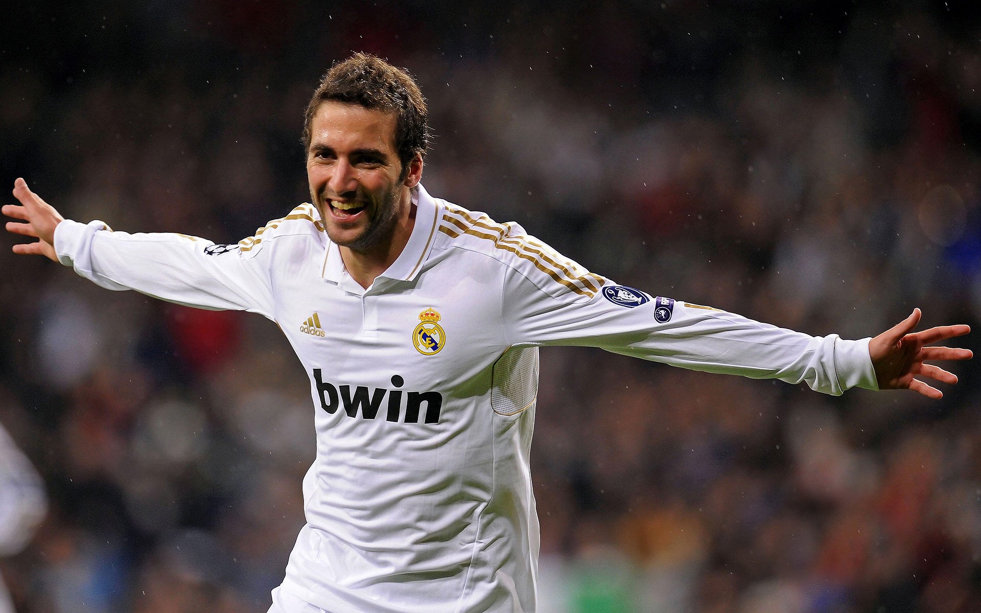 _全场焦点:精彩瞬间持续刷屏_,全场焦点的句子